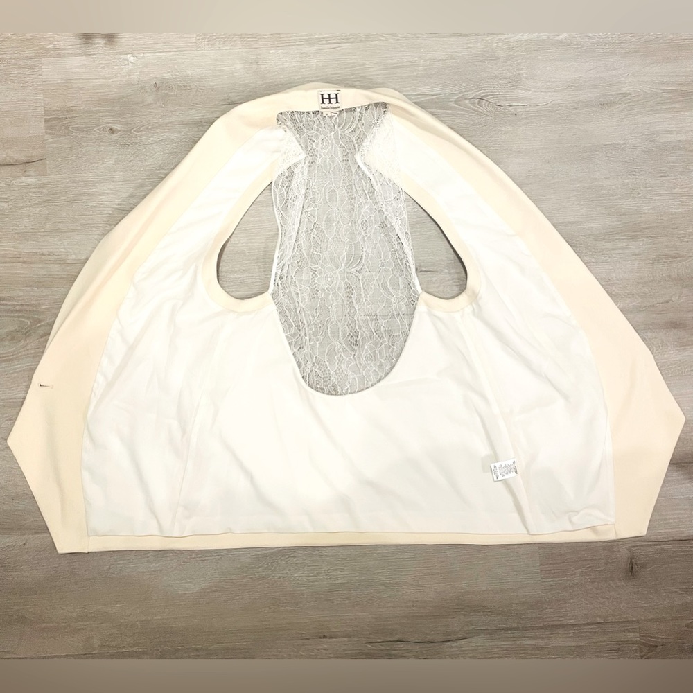 Revolve Haute Hippie Sleeveless Lace Crepe Cloak Vest in Swan (Ivory/Pearl) Sz 8 - Picture 4 of 10